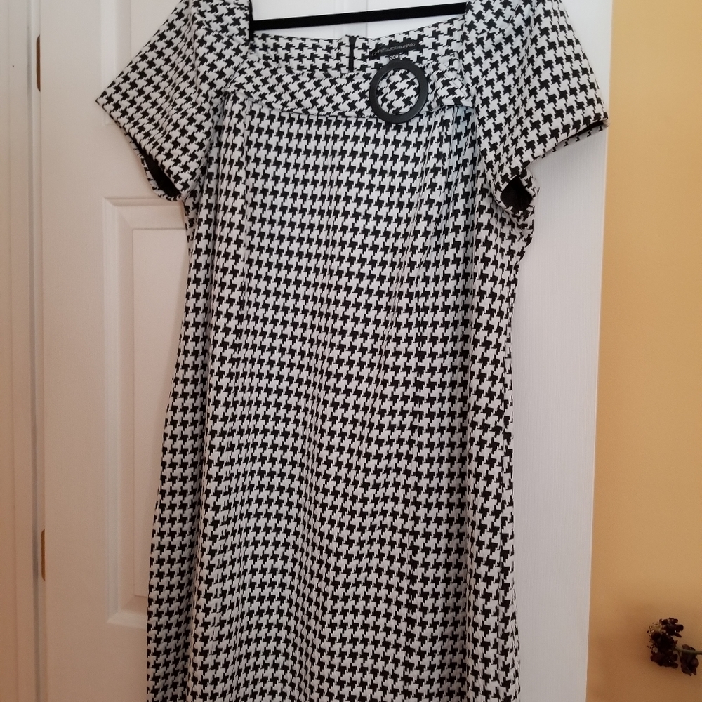 Chris McLaughlin black white dress